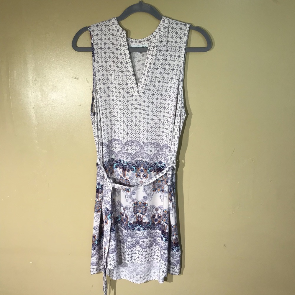 Almost Famous Casual Dress. Size M - Picture 4 of 8